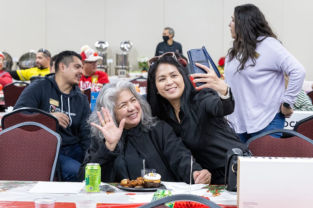 Holiday-Social-EMPY